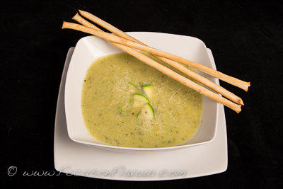 Tuscan Courgette Soup with breadsticks